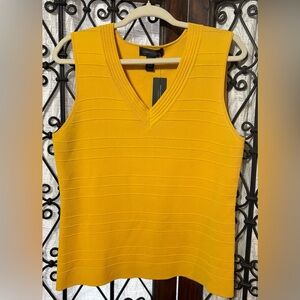 Cable & Gauge Yellow V-Neck Sweater